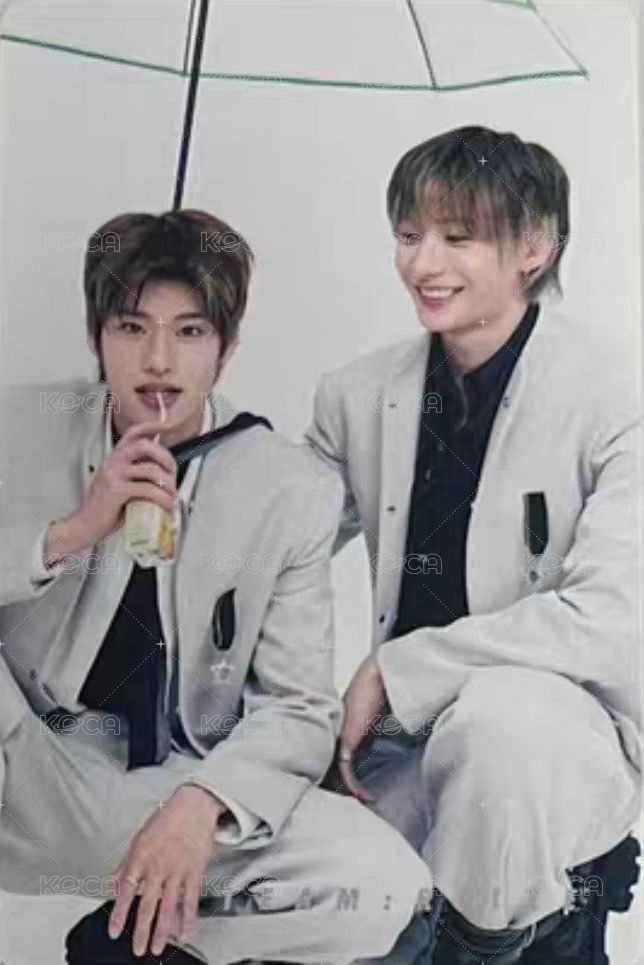 RIIZING LOUD 隨機卡  正面