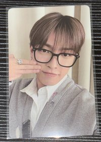 長了貓鬍鬚的眼鏡小鼠