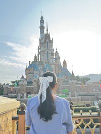居誒批