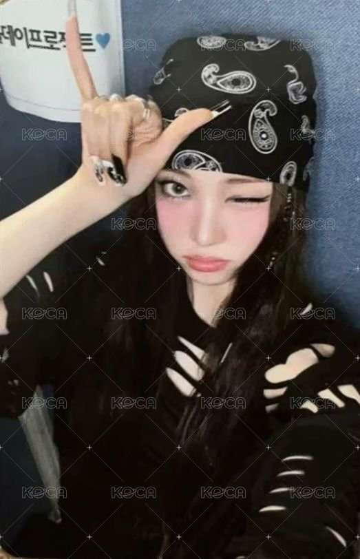 FAMOUS yeti 1.0 簽售卡  正面