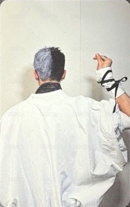 KARMA 專輯卡 Ceremony ver. 背面