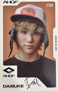 WHO WE ARE 專輯卡 