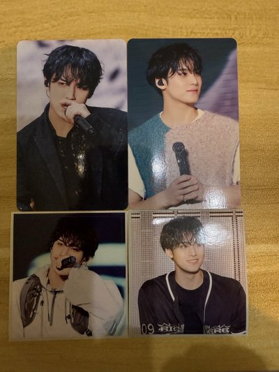 日巡 RIGHT HERE小卡+貼紙