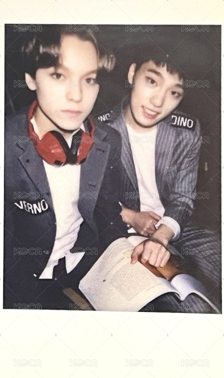 15’BOYS WISH 周邊卡 C ver 閃鑽拍立得鐵盒卡 正面