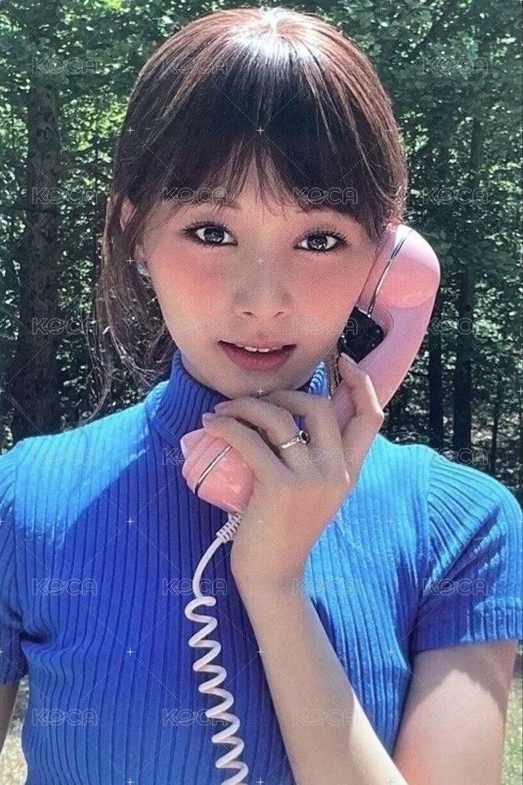 BETWEEN 1&2 專輯卡  正面