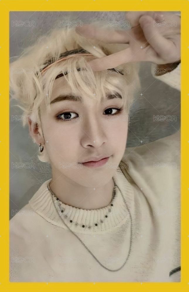 Clé 2 : Yellow Wood 專輯卡 黃 ver. 正面