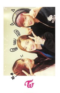 THE STORY BEGINS 專輯卡 