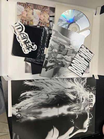 HOT專輯4張 已拆（看小卡是誰而已）