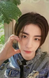 WHY.. yzy 青島線下 簽售卡 5