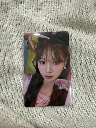 LE SSERAFIM 采源 三麗鷗聯名專小卡+空專