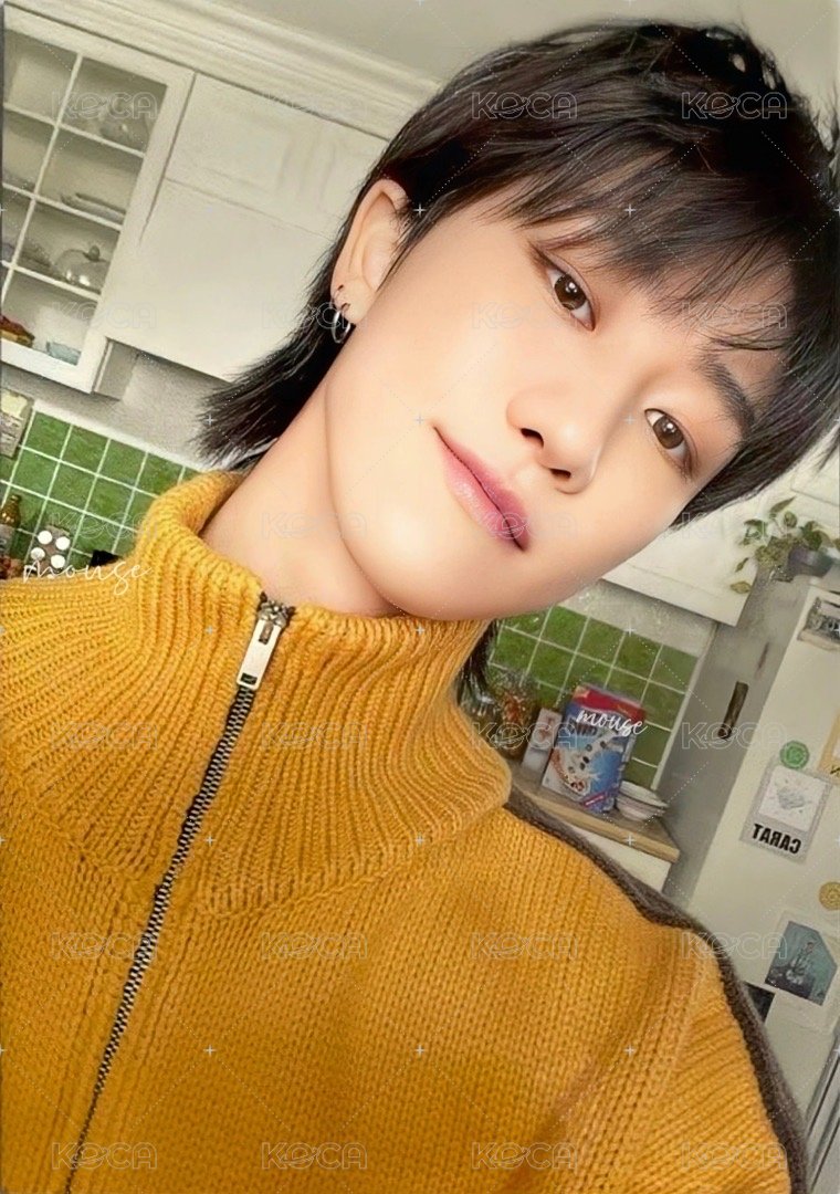 23‘HOME 周邊卡 23’HOME衛衣卡 正面