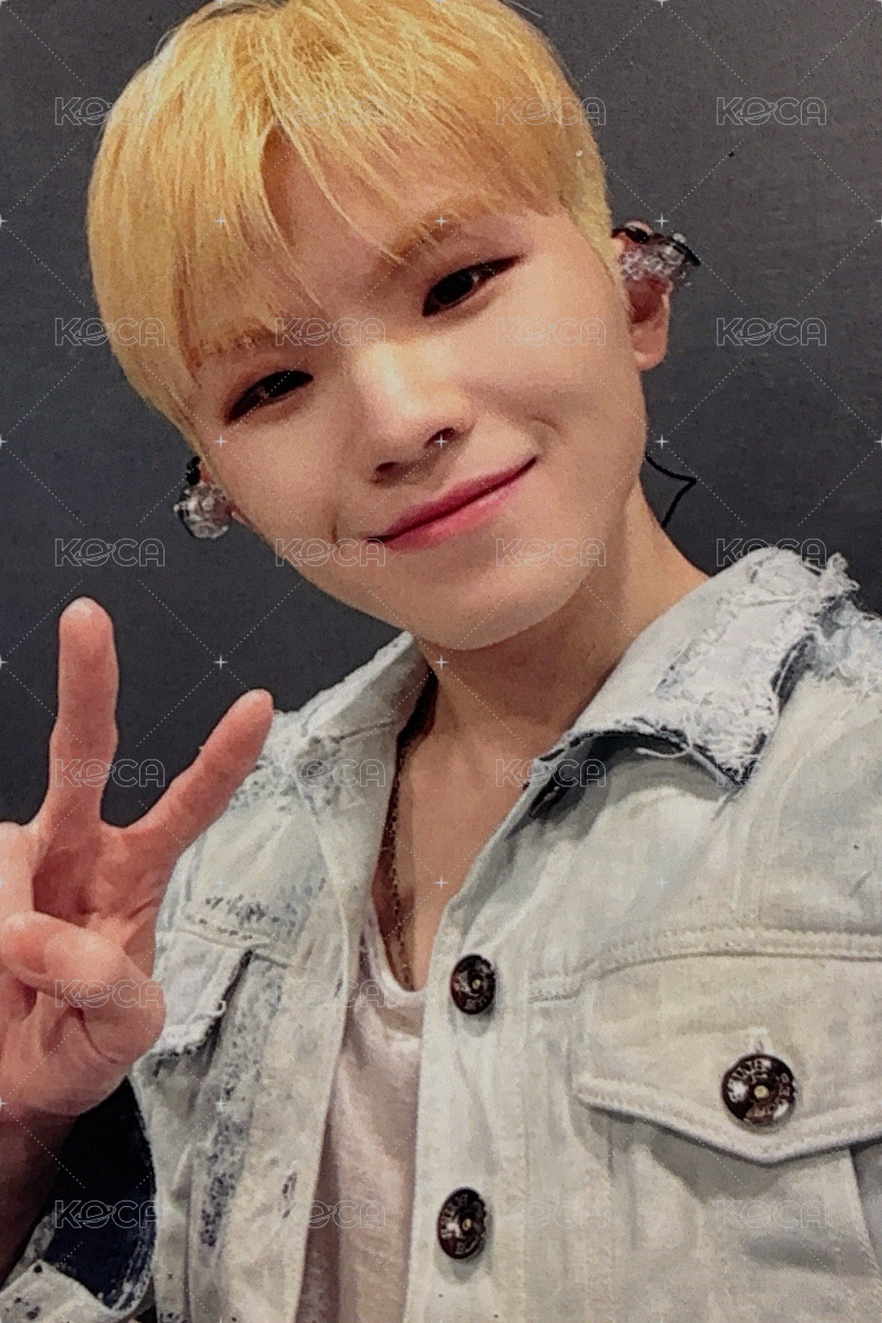 MINI9 yzy D 簽售卡  正面