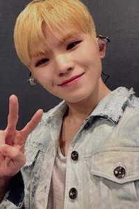 MINI9 yzy D 簽售卡 