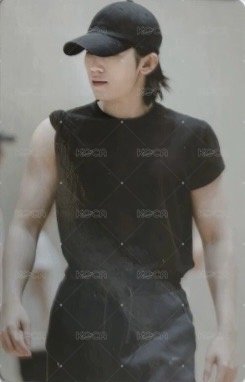 FOLLOW FELLOW 隨機卡  正面