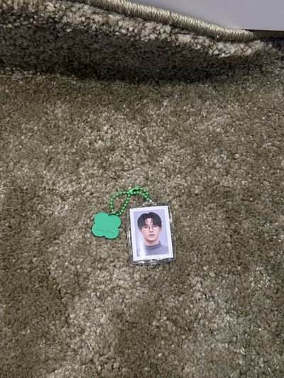 SEVENTEEN 金珉奎innisfree證件照吊飾