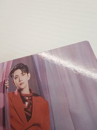 下排左1背景微損