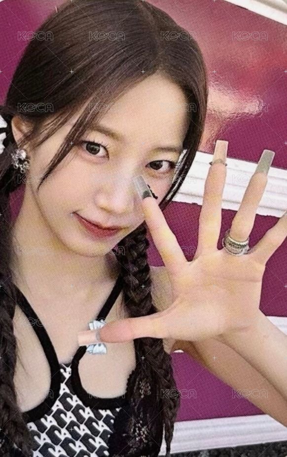 DIFFERENT 隨機卡  正面