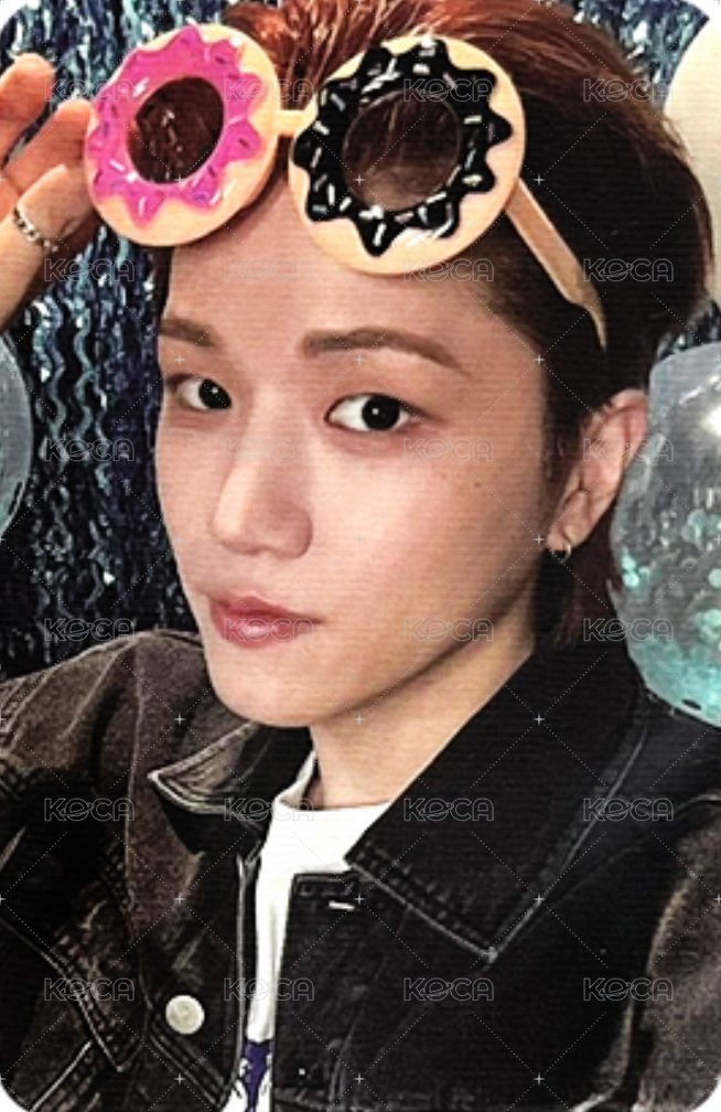 24 生日 wvs 周邊卡 2 拿眼鏡 正面