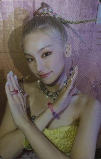 Not Shy 專輯卡 