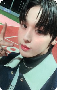 Hands up A版 專輯卡 