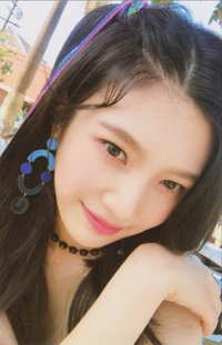 Peek-A-Boo 專輯卡 