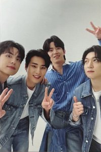 COSMOPOLITAN SHINE 雜誌卡 團卡