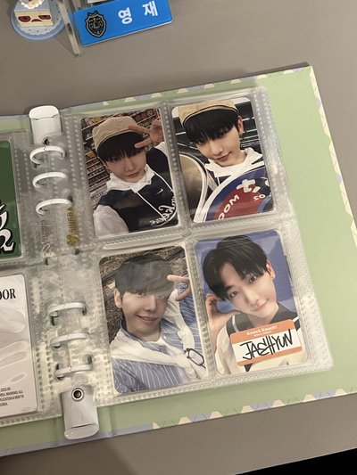 明宰炫（生日卡.黑框眼鏡wvs最後出）