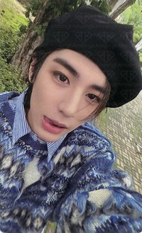 WHY.. sw 幸運卡 貝雷帽吐舌