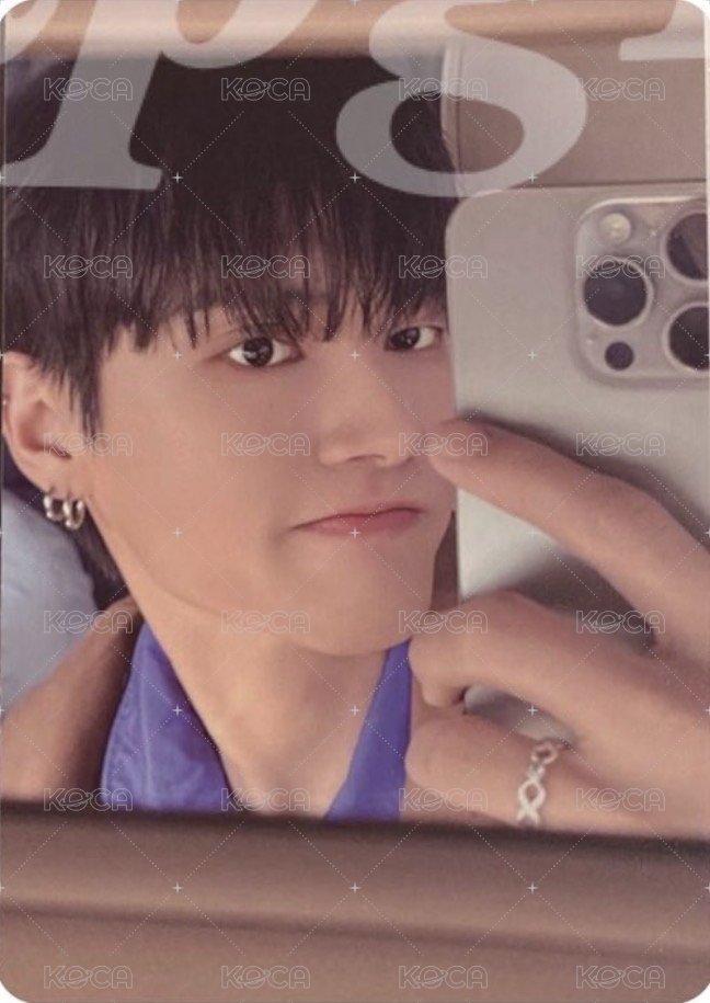 GOLDEN HOUR :  Part.3 In Your Fantasy 專輯卡 limited edition 正面