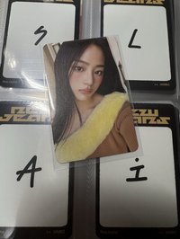 Minji 出道電子專卡 VER.B