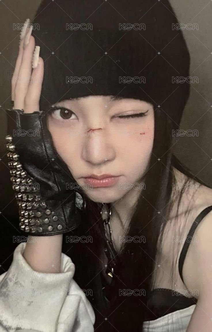 FAMOUS 專輯卡 Famous ver. 正面