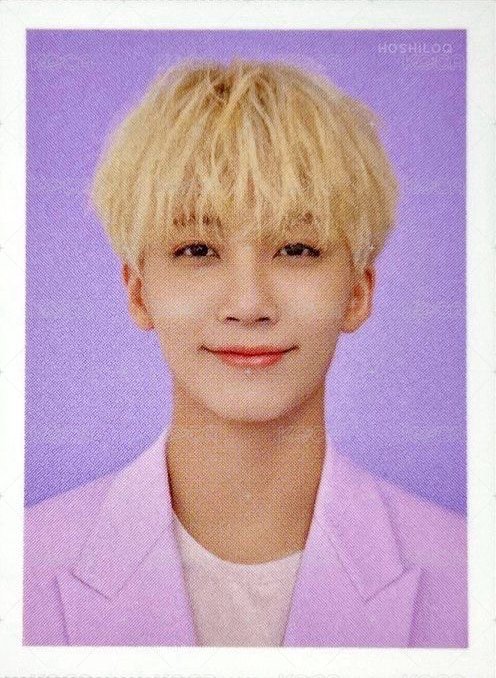 22’年曆 年曆卡 證件照 背面