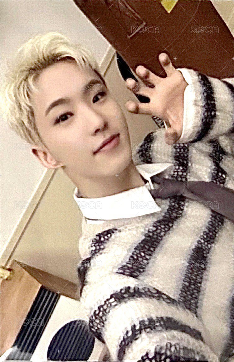 25‘FM｜HOLIDAY 隨機卡 卡包卡 正面