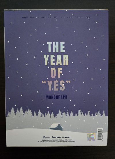 TWICE-THE YEAR OF YES MONOGRAPH (含卡)