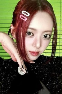 BORN TO BE 專輯卡 特別版 MR.VAMPIRE ver.