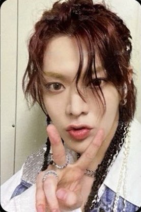 Fact Check 專輯卡 Chandelier版 正面