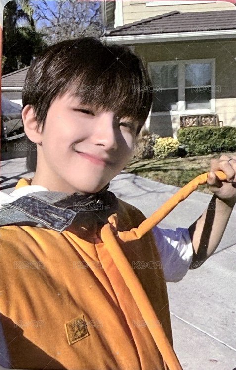 WHO! yzy 1.0 簽售卡  正面