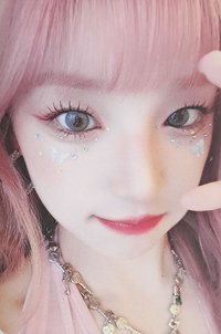 YUQ1 yzy 簽售卡 草莓琦