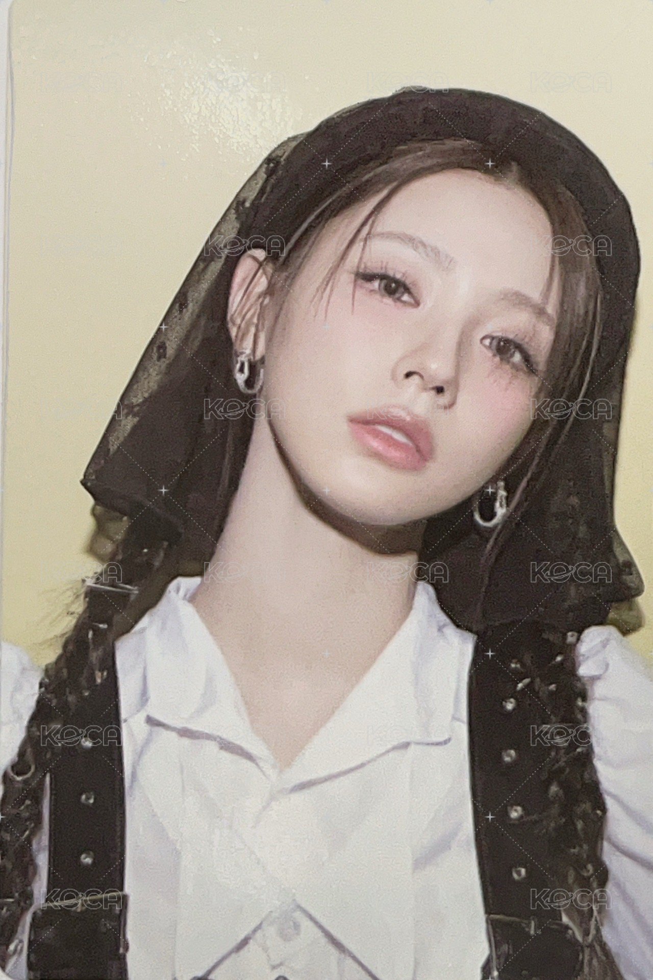 We are 專輯卡 poca ver.  QR 卡 正面