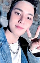 正五 yzy A 簽售卡  正面