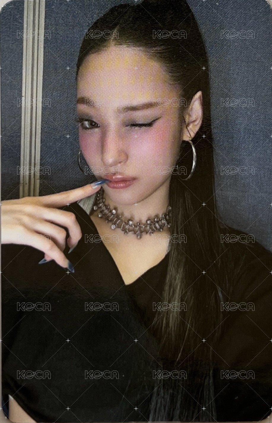 FAMOUS yeti 1.0 簽售卡  正面