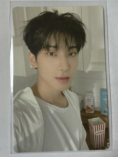 白衣圓 迷九 attaca