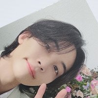 下排左1 頭髮小痕跡