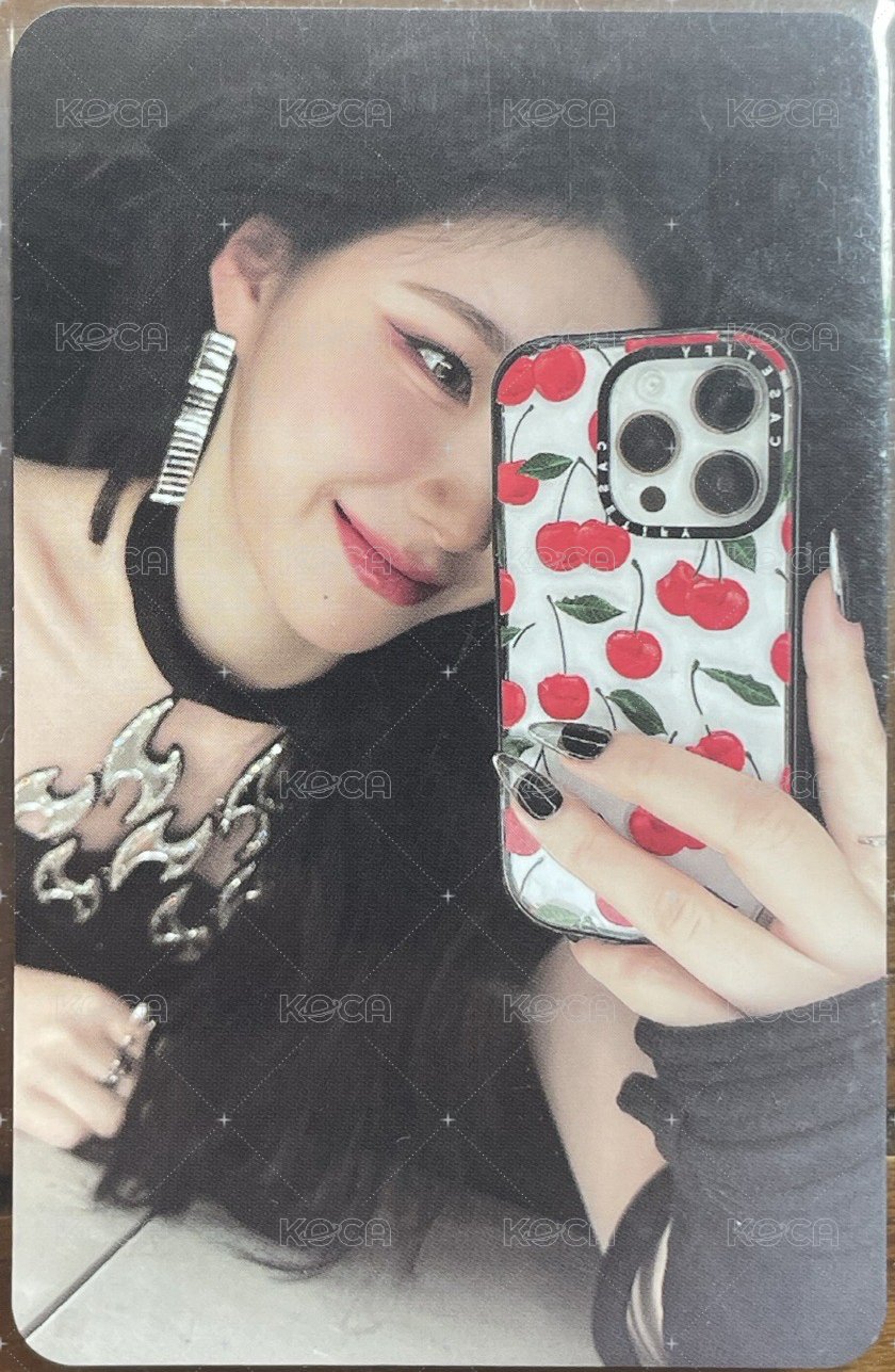 BORN TO BE 專輯卡 普版 正面