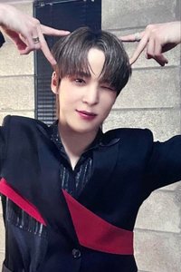 Not Okay 專輯卡 Member Solo盤