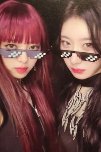 BORN TO BE 專輯卡 