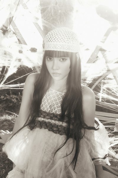 ILLIT 迷三專卡Yunah 冷臉玧