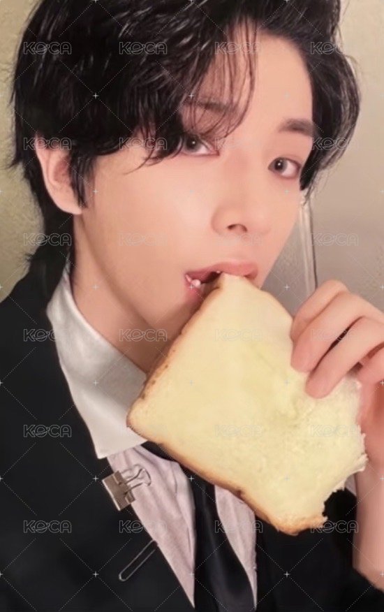 正二後續 yzy 4.0 簽售卡 吐司倫 正面