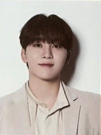 INCOMPLETE 周邊卡 帽T 證件照