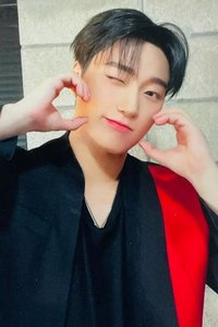 Not Okay 專輯卡 Member Solo盤